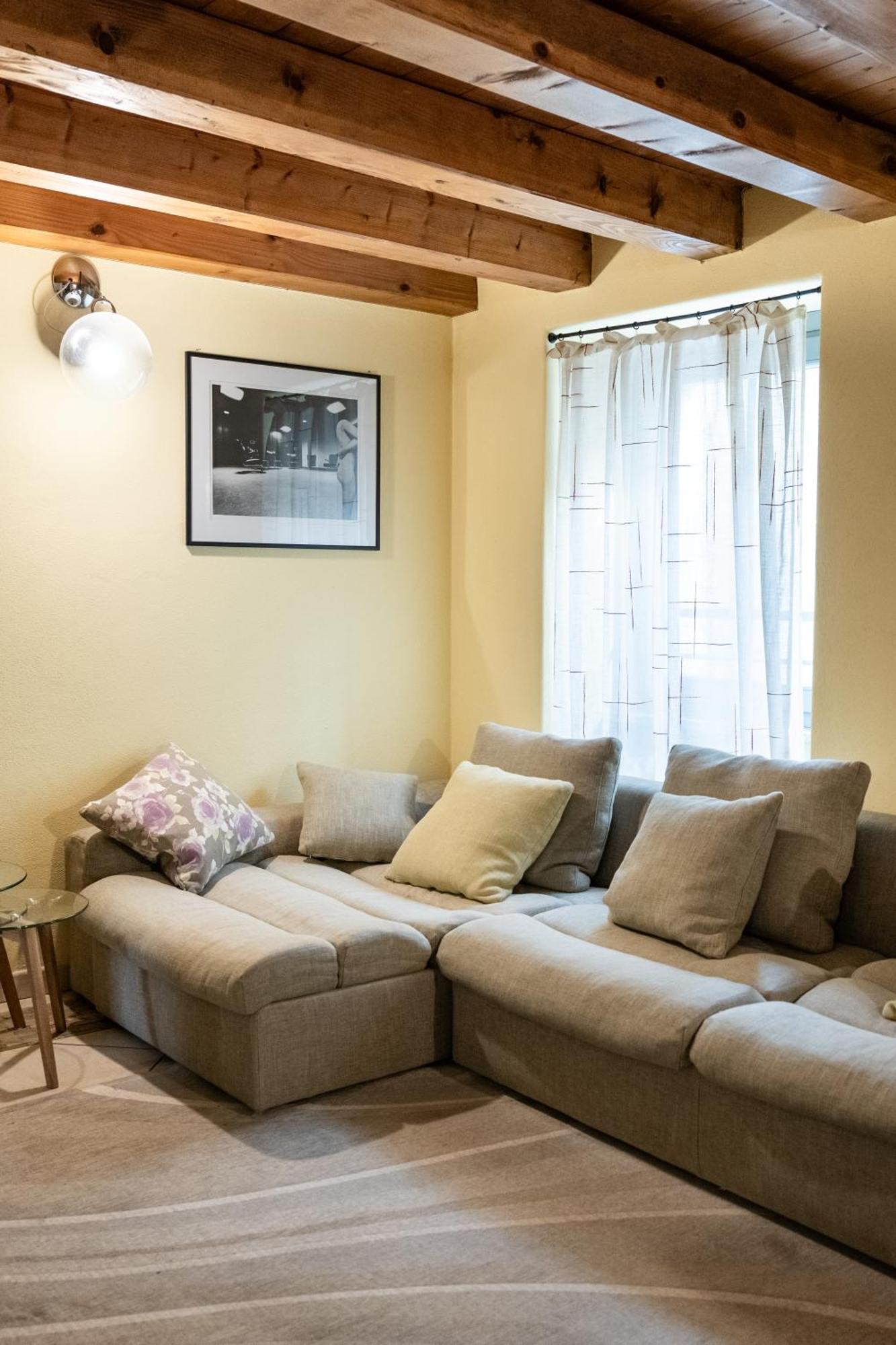 Alpine Apartment Aosta Bagian luar foto
