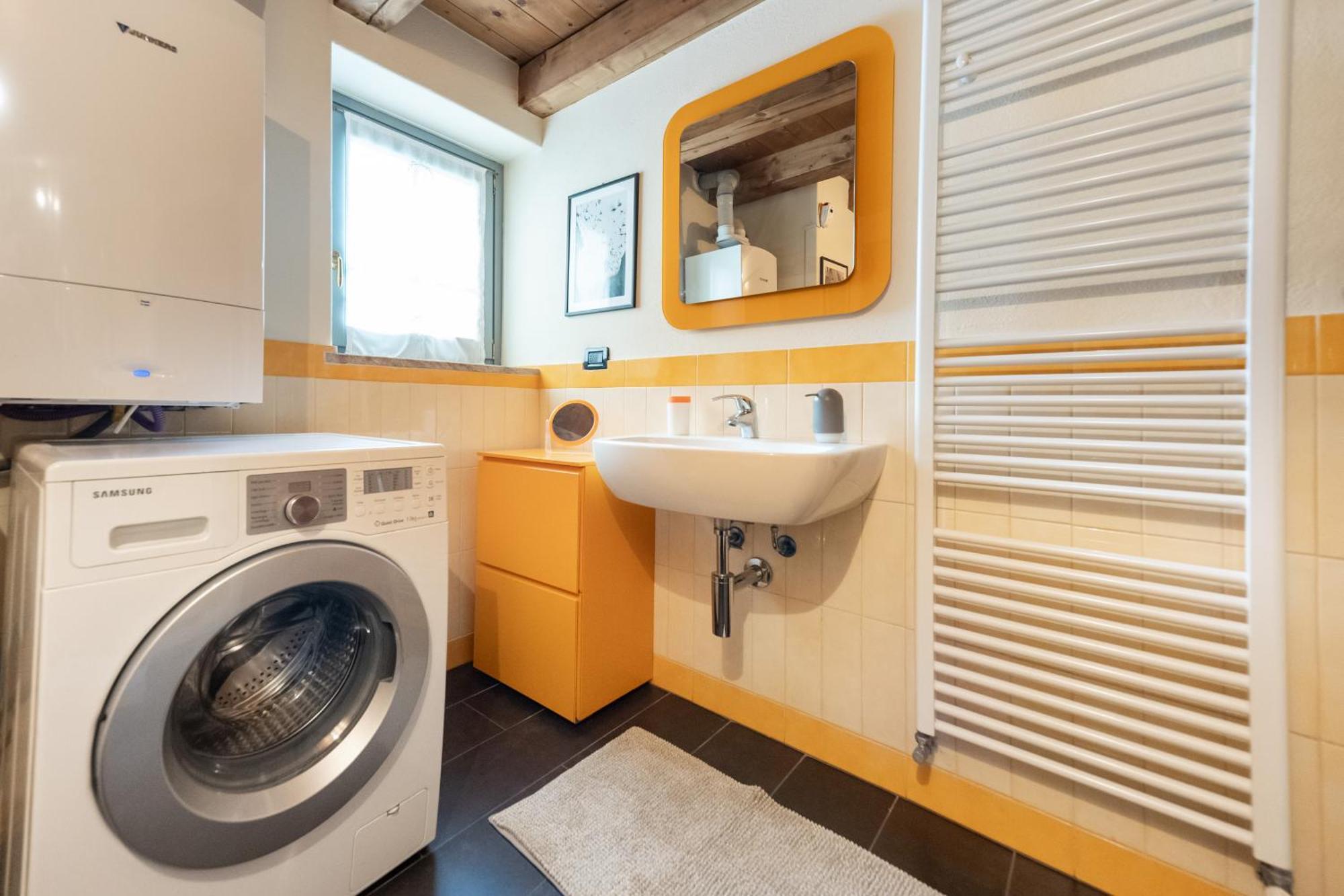 Alpine Apartment Aosta Bagian luar foto